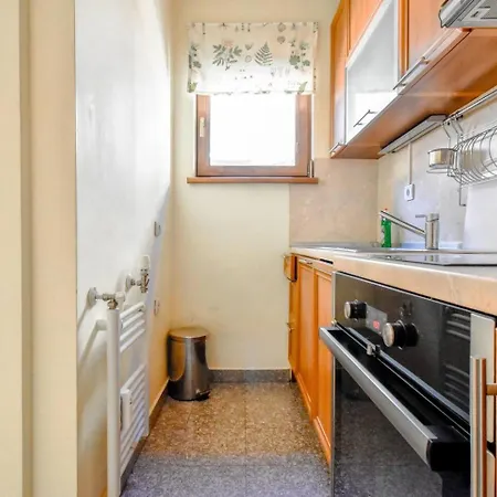Διαμέρισμα 2bdr Location Acs Separate Kitchen