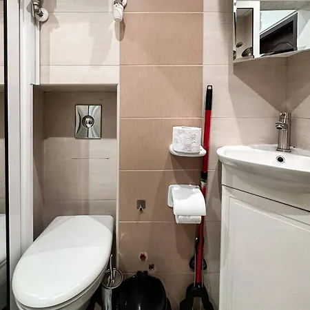 2bdr Location Acs Separate Kitchen Апартамент София