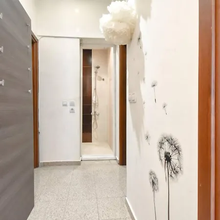Apartamento 2bdr Location Acs Separate Kitchen