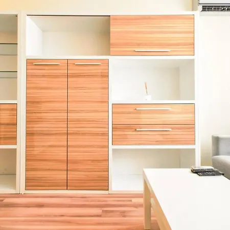 2bdr Location Acs Separate Kitchen *