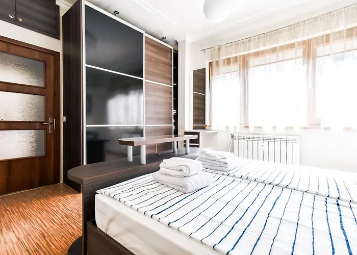 Lejlighed 2bdr Location Acs Separate Kitchen