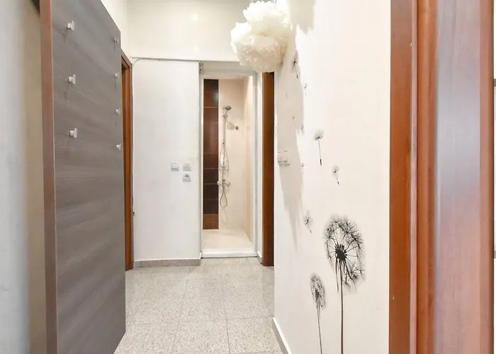 Lejlighed 2bdr Location Acs Separate Kitchen