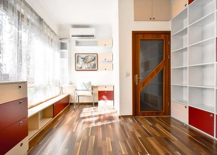 Lejlighed 2bdr Location Acs Separate Kitchen