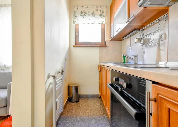 Lejlighed 2bdr Location Acs Separate Kitchen