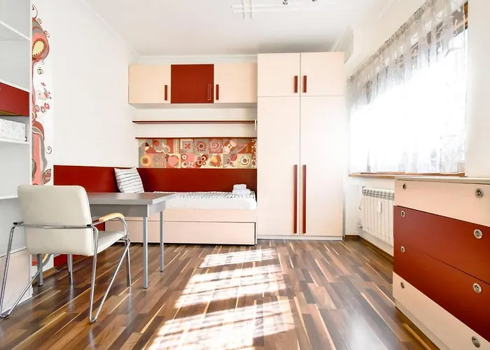 2bdr Location Acs Separate Kitchen